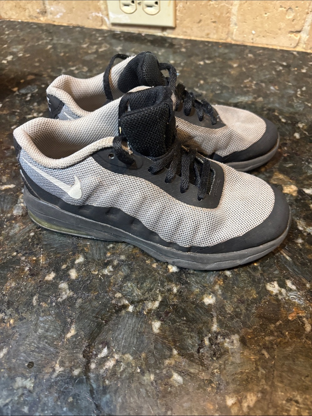 Nike air sneakers! Youth 1